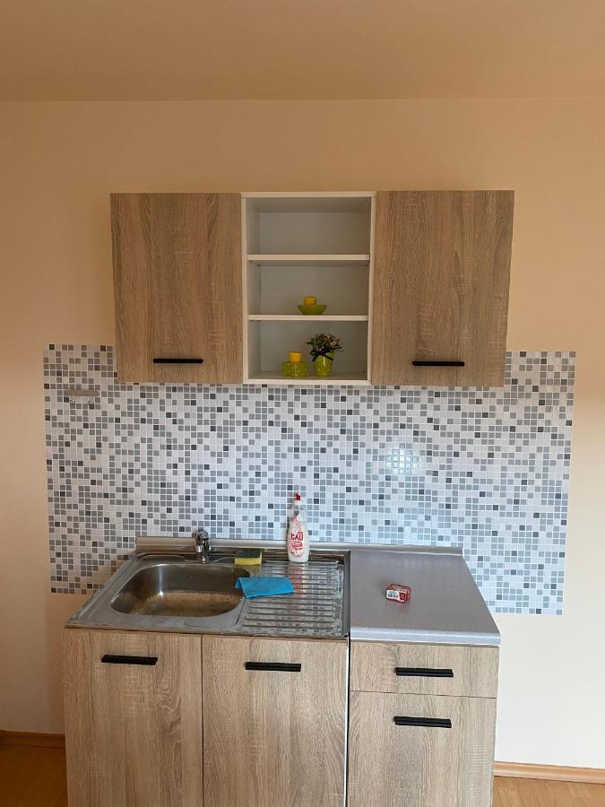 Стаи За Гости Маринови Provadiya Exterior photo