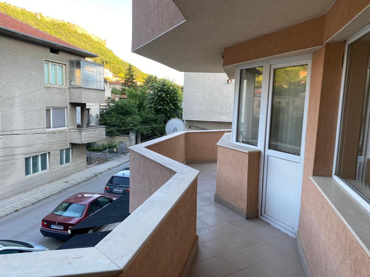 Стаи За Гости Маринови Provadiya Exterior photo
