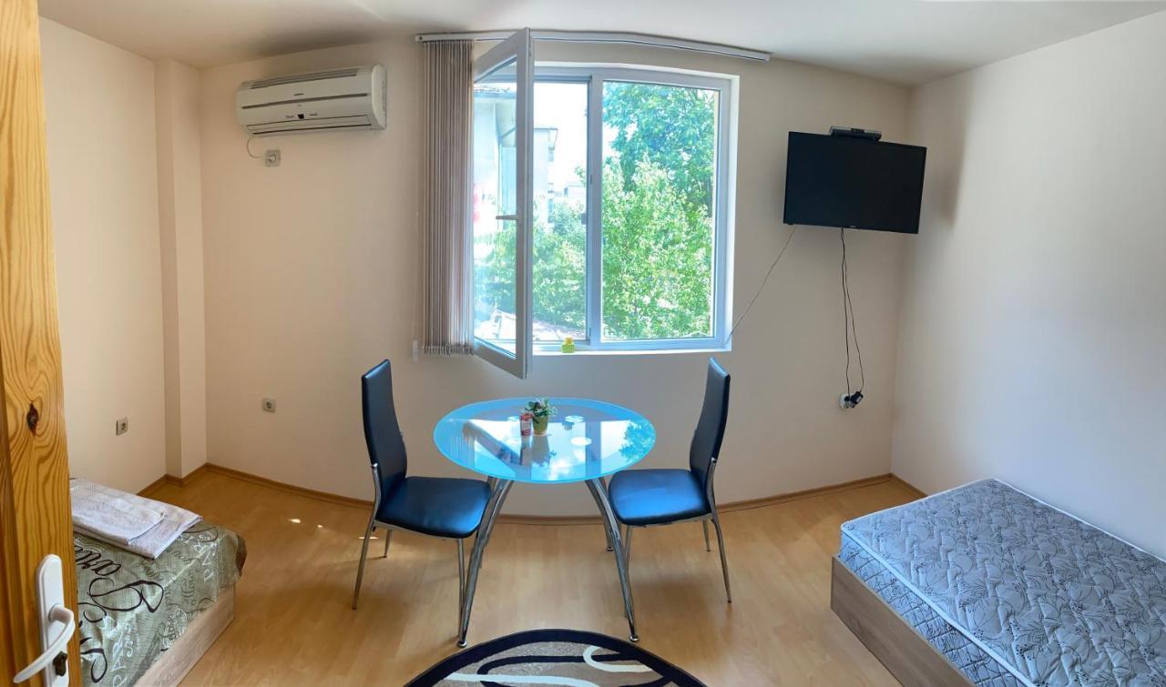 Стаи За Гости Маринови Provadiya Exterior photo
